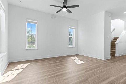 Townhouse in Tampa, Florida 3 bedrooms, 128.48 sq.m. № 2393559 - photo 11