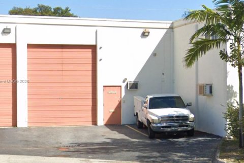 Купить коммерческую недвижимость в Катлер-Бей, Флорида № 1965481 - фото 3