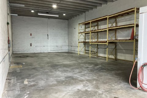 Купить коммерческую недвижимость в Катлер-Бей, Флорида № 1965481 - фото 12