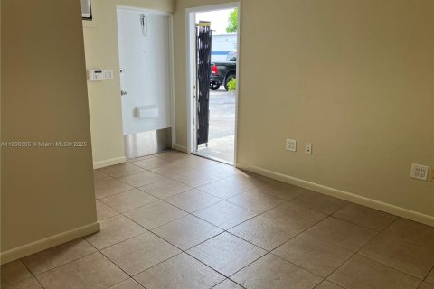 Купить коммерческую недвижимость в Катлер-Бей, Флорида № 1965481 - фото 13