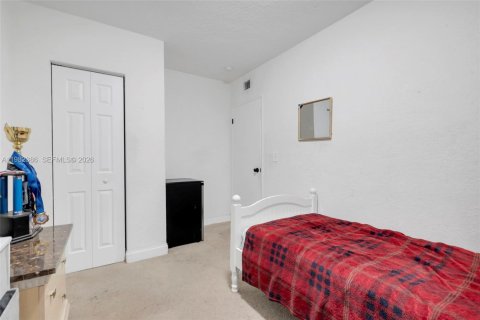 House in Pompano Beach, Florida 2 bedrooms, 63.82 sq.m. № 2047496 - photo 12