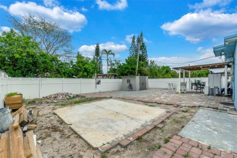 House in Pompano Beach, Florida 2 bedrooms, 63.82 sq.m. № 2047496 - photo 18