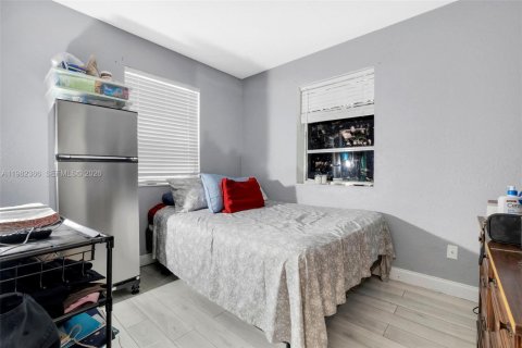 House in Pompano Beach, Florida 2 bedrooms, 63.82 sq.m. № 2047496 - photo 14