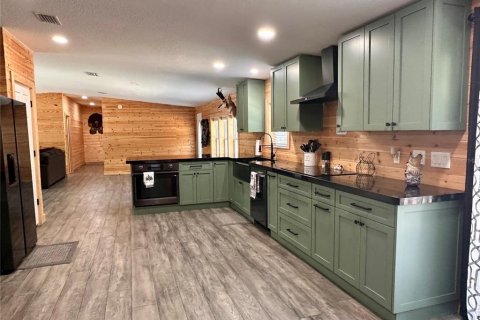 House in Lake Wales, Florida 4 bedrooms, 225.94 sq.m. № 2128001 - photo 6