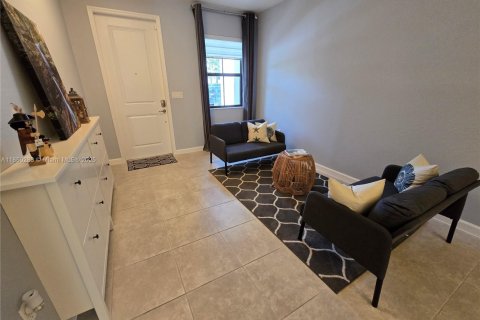 Townhouse in Miami, Florida 3 bedrooms, 157.93 sq.m. № 1858911 - photo 22