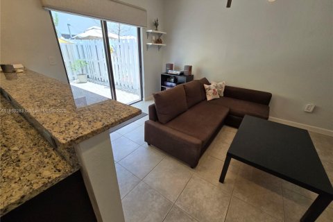 Townhouse in Miami, Florida 3 bedrooms, 157.93 sq.m. № 1858911 - photo 12