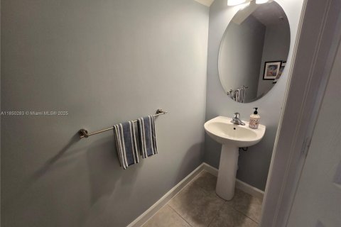 Townhouse in Miami, Florida 3 bedrooms, 157.93 sq.m. № 1858911 - photo 20