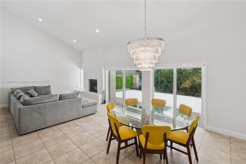 Townhouse in Delray Beach, Florida 3 bedrooms, 180.04 sq.m. № 1697119 - photo 7