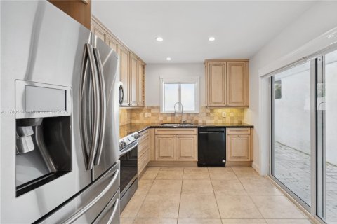 Townhouse in Delray Beach, Florida 3 bedrooms, 180.04 sq.m. № 1697119 - photo 5