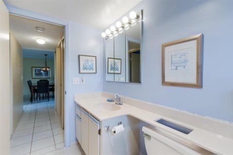 Condo in Dania Beach, Florida, 2 bedrooms № 2181185 - photo 20