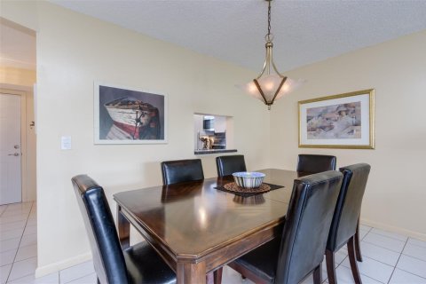 Condo in Dania Beach, Florida, 2 bedrooms № 2181185 - photo 7