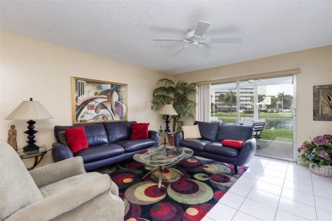 Condo in Dania Beach, Florida, 2 bedrooms № 2181185 - photo 8