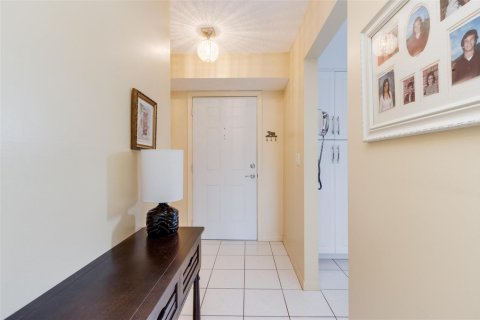 Condo in Dania Beach, Florida, 2 bedrooms № 2181185 - photo 9