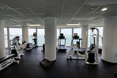 Condo in Miami, Florida, 1 bedroom  № 1945334 - photo 19