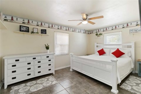 House in Port Charlotte, Florida 3 bedrooms, 149.39 sq.m. № 1615401 - photo 23