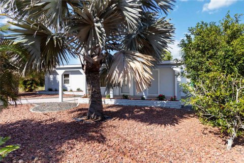 House in Port Charlotte, Florida 3 bedrooms, 149.39 sq.m. № 1615401 - photo 9