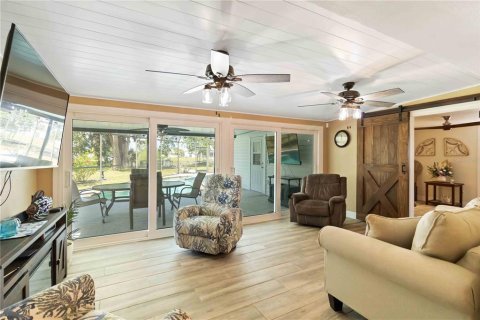 House in Port Charlotte, Florida 3 bedrooms, 149.39 sq.m. № 1615401 - photo 21