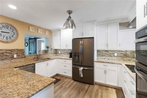 House in Port Charlotte, Florida 3 bedrooms, 149.39 sq.m. № 1615401 - photo 17