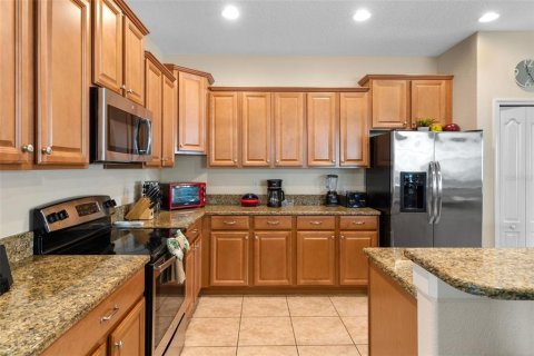 House in Davenport, Florida 4 bedrooms, 206.71 sq.m. № 1901302 - photo 7