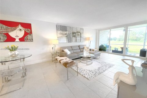 Condominio en alquiler en Pompano Beach, Florida, 2 dormitorios, 102.19 m2 № 1993047 - foto 11