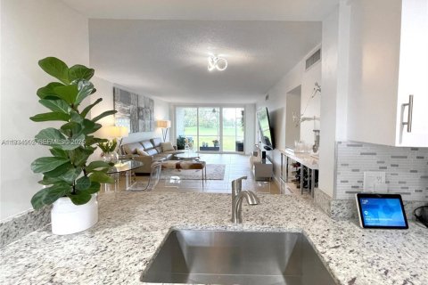Condominio en alquiler en Pompano Beach, Florida, 2 dormitorios, 102.19 m2 № 1993047 - foto 5