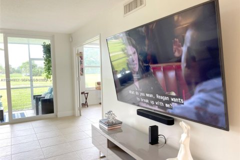 Condominio en alquiler en Pompano Beach, Florida, 2 dormitorios, 102.19 m2 № 1993047 - foto 2