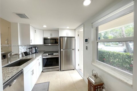 Condominio en alquiler en Pompano Beach, Florida, 2 dormitorios, 102.19 m2 № 1993047 - foto 3