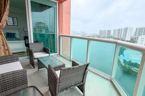 Condominio en alquiler en Aventura, Florida, 2 dormitorios, 149.57 m2 № 2055547 - foto 8