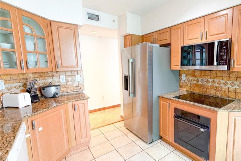 Condominio en alquiler en Aventura, Florida, 2 dormitorios, 149.57 m2 № 2055547 - foto 13