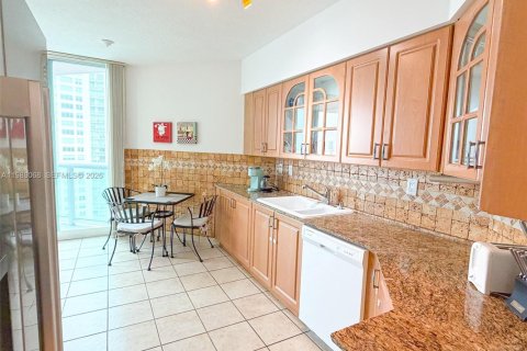 Condominio en alquiler en Aventura, Florida, 2 dormitorios, 149.57 m2 № 2055547 - foto 10