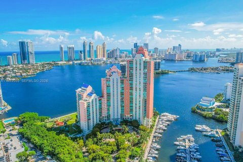 Condominio en Aventura, Florida, 2 dormitorios  № 2055547