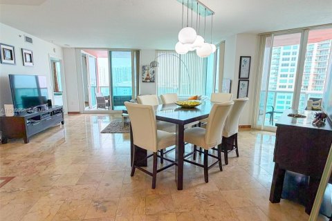 Condominio en alquiler en Aventura, Florida, 2 dormitorios, 149.57 m2 № 2055547 - foto 7