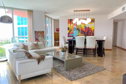Condominio en alquiler en Aventura, Florida, 2 dormitorios, 149.57 m2 № 2055547 - foto 5