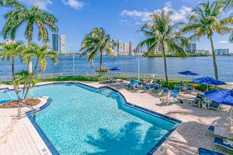 Condominio en alquiler en Aventura, Florida, 2 dormitorios, 149.57 m2 № 2055547 - foto 29