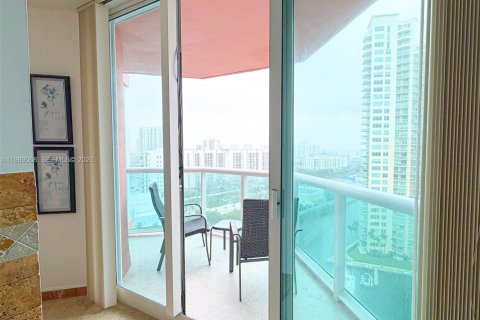 Condominio en alquiler en Aventura, Florida, 2 dormitorios, 149.57 m2 № 2055547 - foto 11