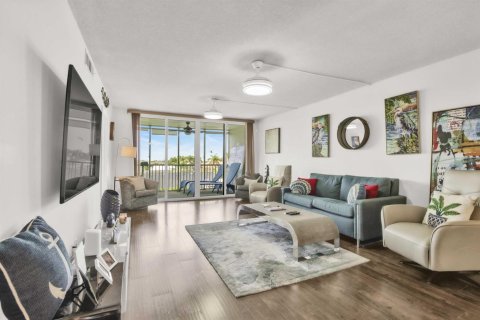 Condo in Lighthouse Point, Florida, 2 bedrooms  № 2251016 - photo 16