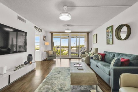 Condo in Lighthouse Point, Florida, 2 bedrooms  № 2251016 - photo 17