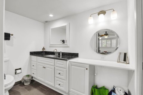 Condo in Lighthouse Point, Florida, 2 bedrooms  № 2251016 - photo 24