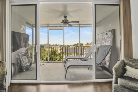Condo in Lighthouse Point, Florida, 2 bedrooms  № 2251016 - photo 19