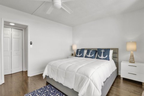 Condo in Lighthouse Point, Florida, 2 bedrooms  № 2251016 - photo 22