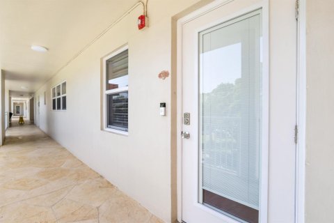Condo in Lighthouse Point, Florida, 2 bedrooms  № 2251016 - photo 10