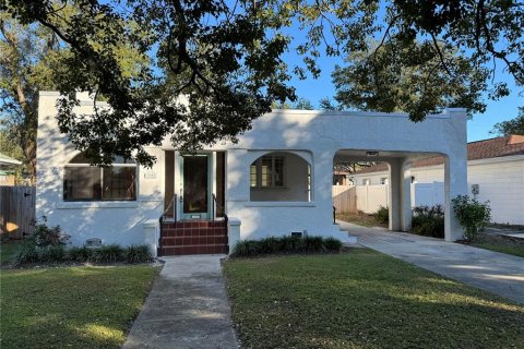 House in Lakeland, Florida 2 bedrooms, 107.77 sq.m. № 2364324