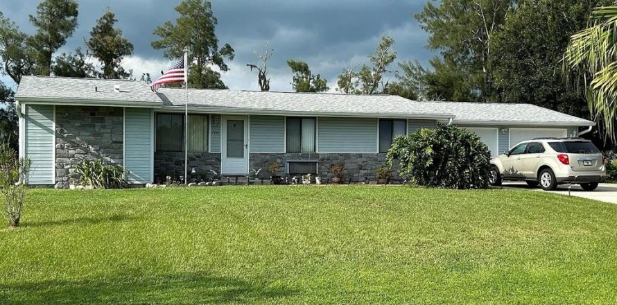 House in Sebring, Florida 4 bedrooms, 177.26 sq.m. № 1912818