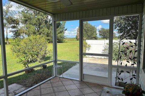 House in Sebring, Florida 4 bedrooms, 177.26 sq.m. № 1912818 - photo 6