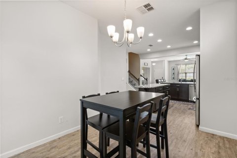 Casa en venta en Apopka, Florida, 3 dormitorios, 218.51 m2 № 2323165 - foto 8