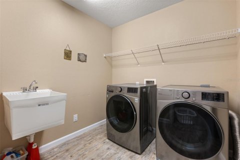 Casa en venta en Apopka, Florida, 3 dormitorios, 218.51 m2 № 2323165 - foto 16