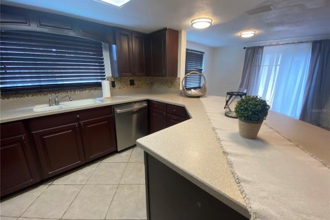 House in Holiday, Florida 3 bedrooms, 135.36 sq.m. № 2110142 - photo 7