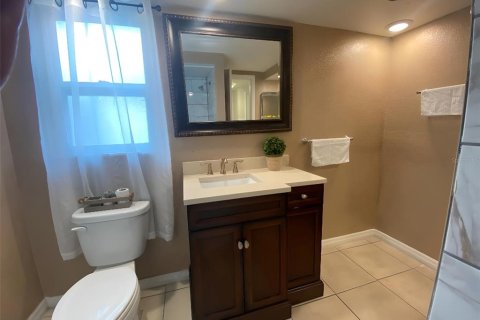 House in Holiday, Florida 3 bedrooms, 135.36 sq.m. № 2110142 - photo 24