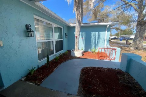 House in Holiday, Florida 3 bedrooms, 135.36 sq.m. № 2110142 - photo 4