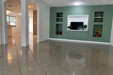 House in Holiday, Florida 3 bedrooms, 135.36 sq.m. № 2110142 - photo 14